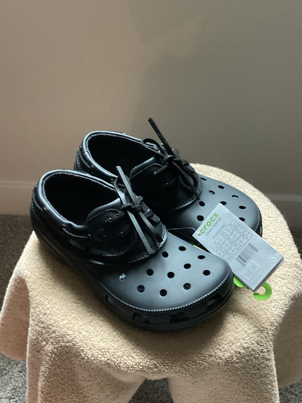 CROCS Classic Islander Shoes - Size 9 - Picture 1 of 6